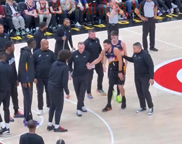 布克状态回升引发热议 比赛走势引发热议 布克状态回升引发热议 比赛走势引发热议